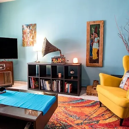 Zois Cozy N Vibrant Апартаменты *